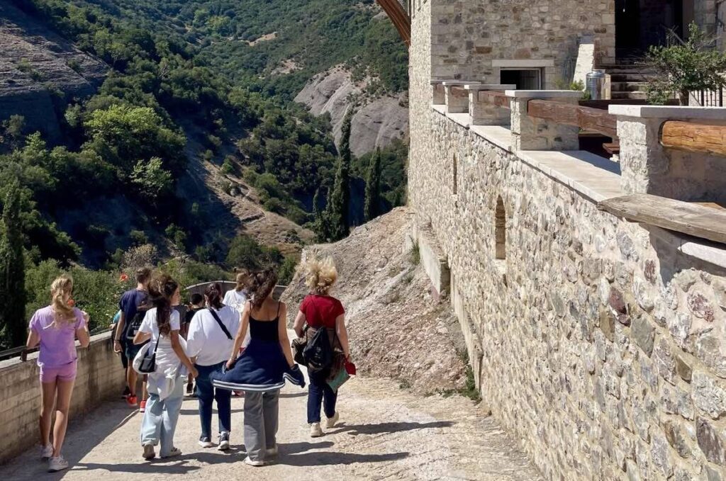 Ο Σύλλογος Απανταχού Λεοντιτών στην Μακελλαριά ΦΩΤΟ