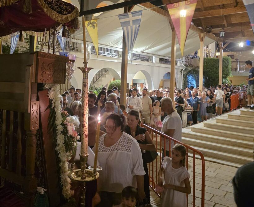 Πάτρα: Ουρές πιστών στη Παναγία Γηροκομίτισσα - Κατάνυξη στο ιστορικό Μοναστήρι ΦΩΤΟ