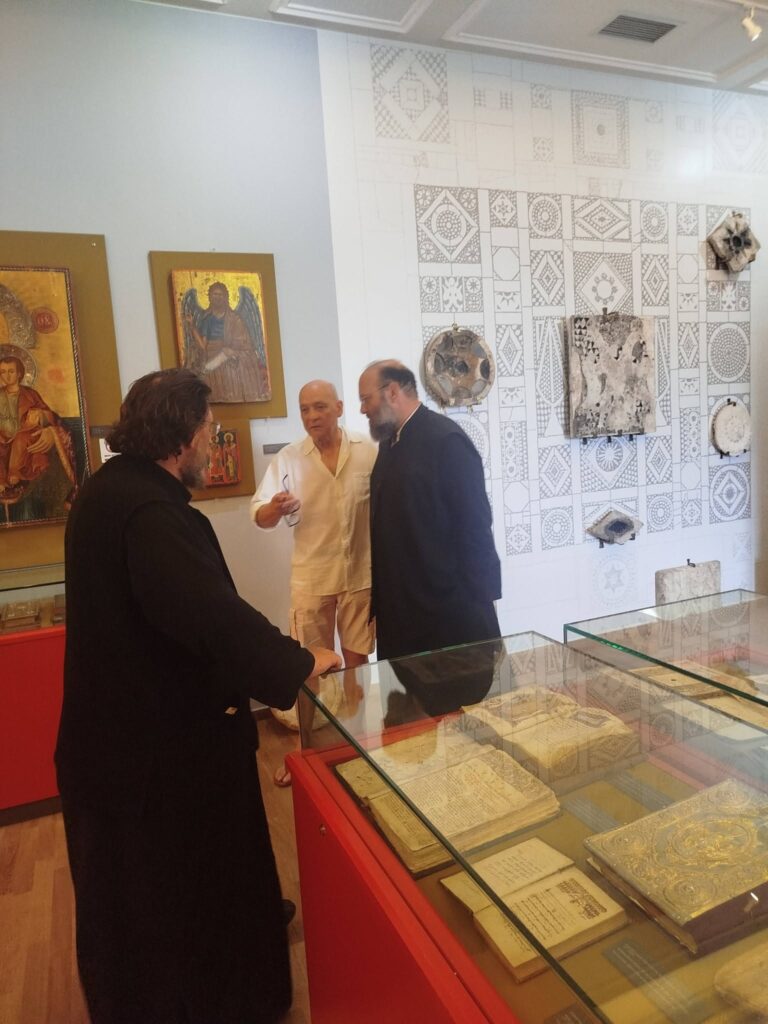 Επίσκεψη στο Μέγα Σπήλαιο από την Εταιρεία Φίλων Αρχαίας Ελίκης ΦΩΤΟ 17 Επίσκεψη στο Μέγα Σπήλαιο από την Εταιρεία Φίλων Αρχαίας Ελίκης ΦΩΤΟ