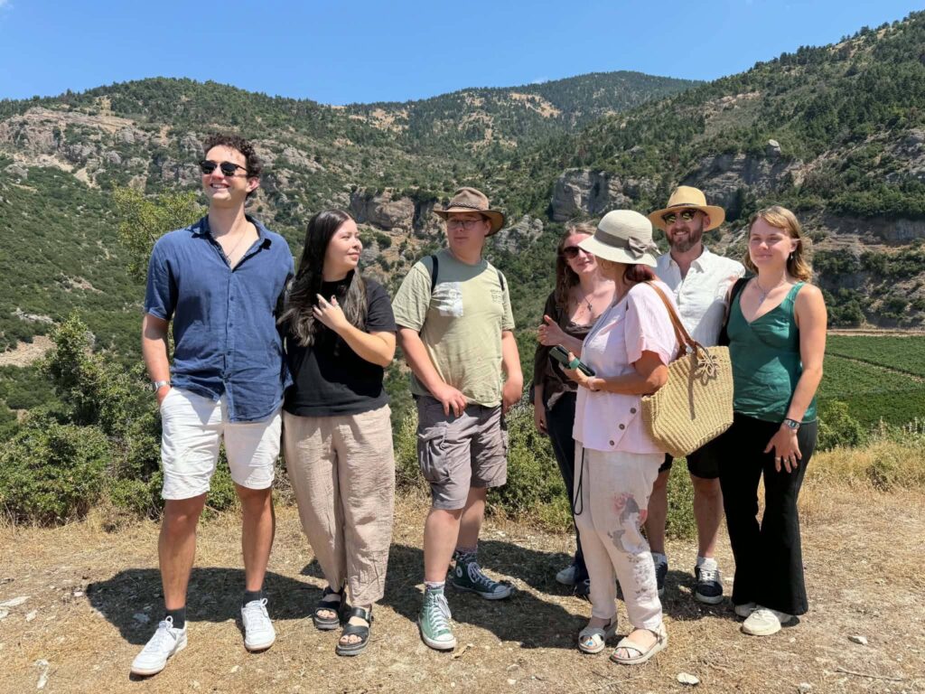 Επίσκεψη στο Μέγα Σπήλαιο από την Εταιρεία Φίλων Αρχαίας Ελίκης ΦΩΤΟ