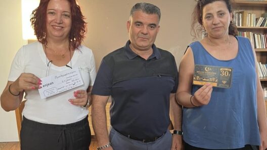 Δωροεπιταγές από τον Εμπορικό Σύλλογο Δύμης ΦΩΤΟ