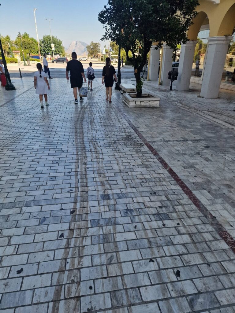 Πάτρα: Εικόνες υποβάθμισης στην τουριστική πόλη «της λίγδας» ΦΩΤΟ