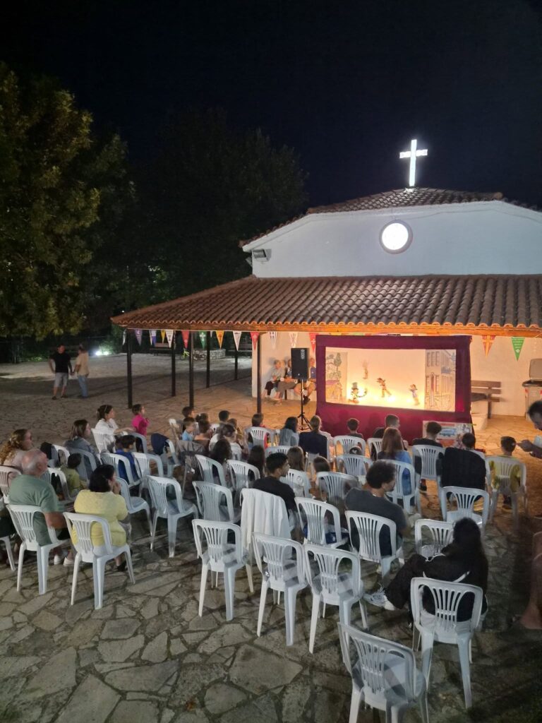 Παράσταση Καραγκιόζη από τον Φιλοδασικό Σύλλογο στο Πυργάκι Αιγιάλειας ΦΩΤΟ