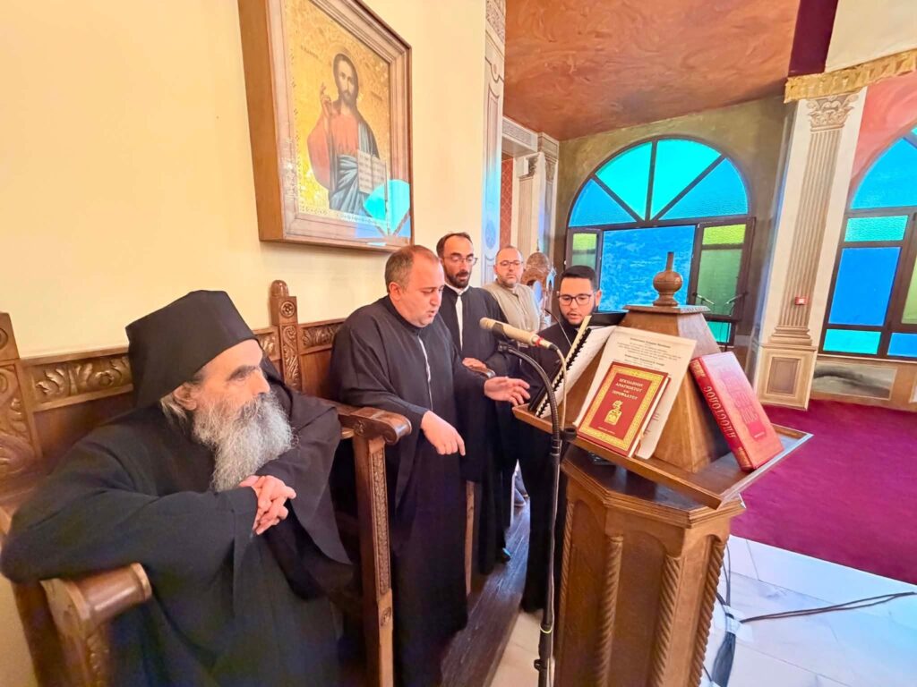 Πανηγυρικός εσπερινός στο Μέγα Σπήλαιο με Ιερώνυμο και Αμβρόσιο ΦΩΤΟ