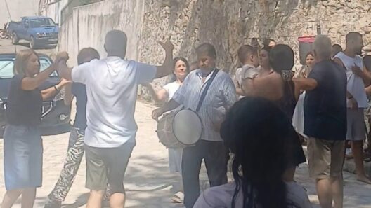 Με ταβούλια ο Δεκαπενταύγουστος στο Καλούσι Ερυμάνθου ΒΙΝΤΕΟ-ΦΩΤΟ 12 Ειδήσεις από την Πάτρα