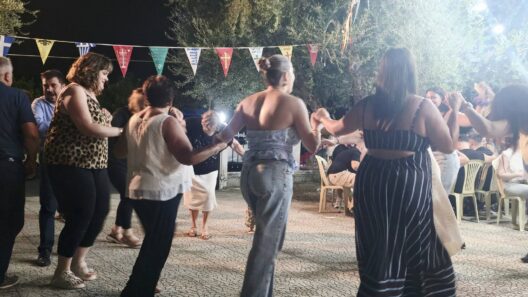 Λαμπρή πολιτιστική βραδιά από τον Σύλλογο στα Θωμαΐικα Δυτικής Αχαΐας ΦΩΤΟ