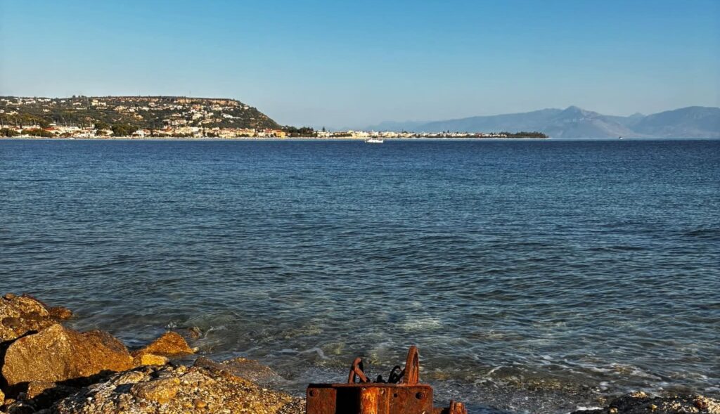 Αιγείρα: Στα κάγκελα οι κάτοικοι για καλαθάκια και οδοκαθαριστές ΦΩΤΟ