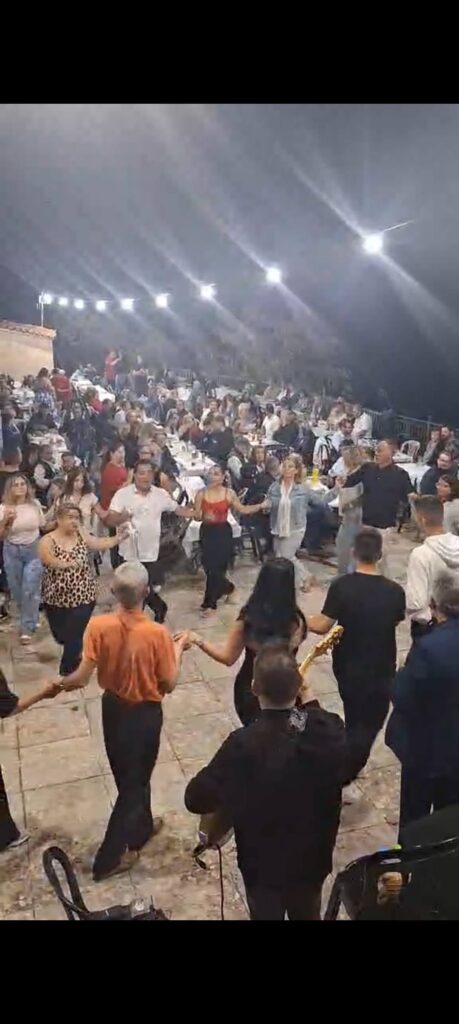 Ο Σύλλογος Δρυμοτών Καλαβρύτων έκανε εκδήλωση στο χωριό ΦΩΤΟ