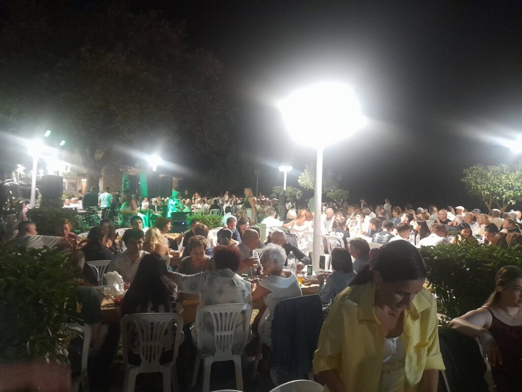 Μεγάλο παραδοσιακό πανηγύρι στον Πλάτανο Αιγιαλείας ΦΩΤΟ
