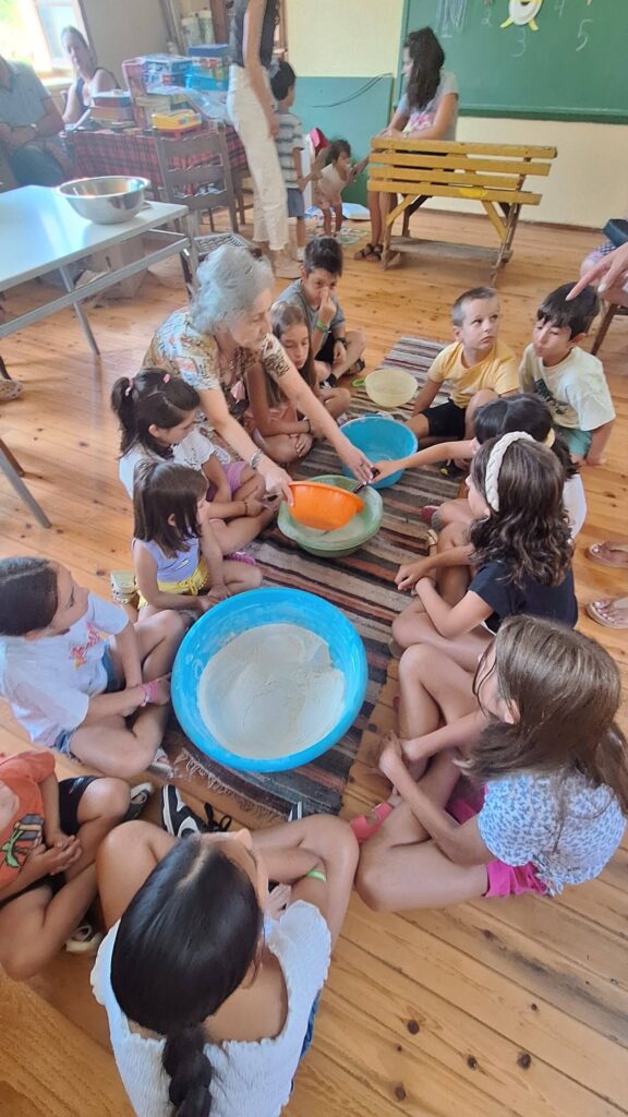 Το σχολείο μοσχοβόλησε…παράδοση στο Πλανητέρο ΒΙΝΤΕΟ-ΦΩΤΟ