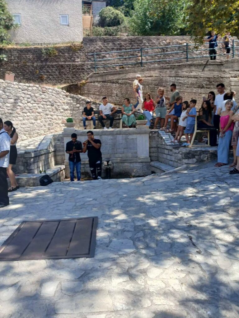 Με ταβούλια ο Δεκαπενταύγουστος στο Καλούσι Ερυμάνθου ΒΙΝΤΕΟ-ΦΩΤΟ