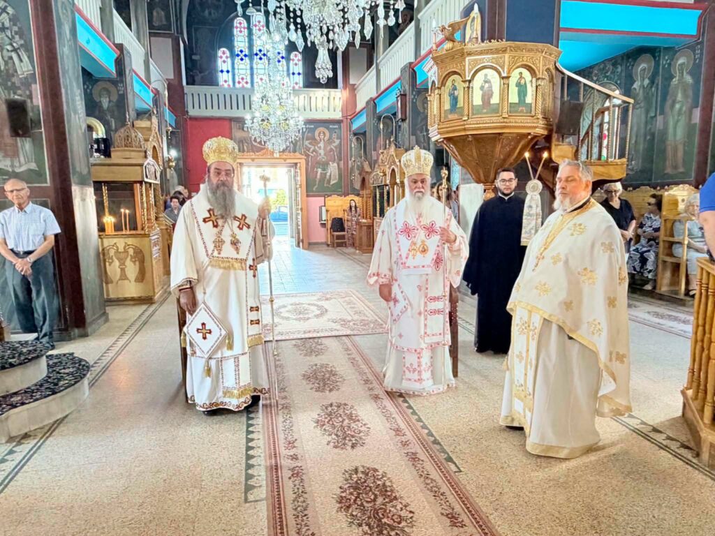 Δισαρχιερατική θεία λειτουργία στην Κλειτορία ΦΩΤΟ