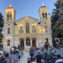 Υπαίθριος ο πανηγυρικός Αρχιερατικός εσπερινός στα Καλάβρυτα ΒΙΝΤΕΟ-ΦΩΤΟ