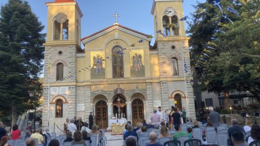 Υπαίθριος ο πανηγυρικός Αρχιερατικός εσπερινός στα Καλάβρυτα ΒΙΝΤΕΟ-ΦΩΤΟ