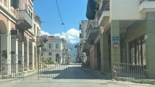 Πάτρα: Η οδός Γερμανού κλειστή λόγω φωτιάς αλλά με κάγκελα και χωρίς σήμανση 13 Η οδός Γερμανού κλειστή λόγω φωτιάς