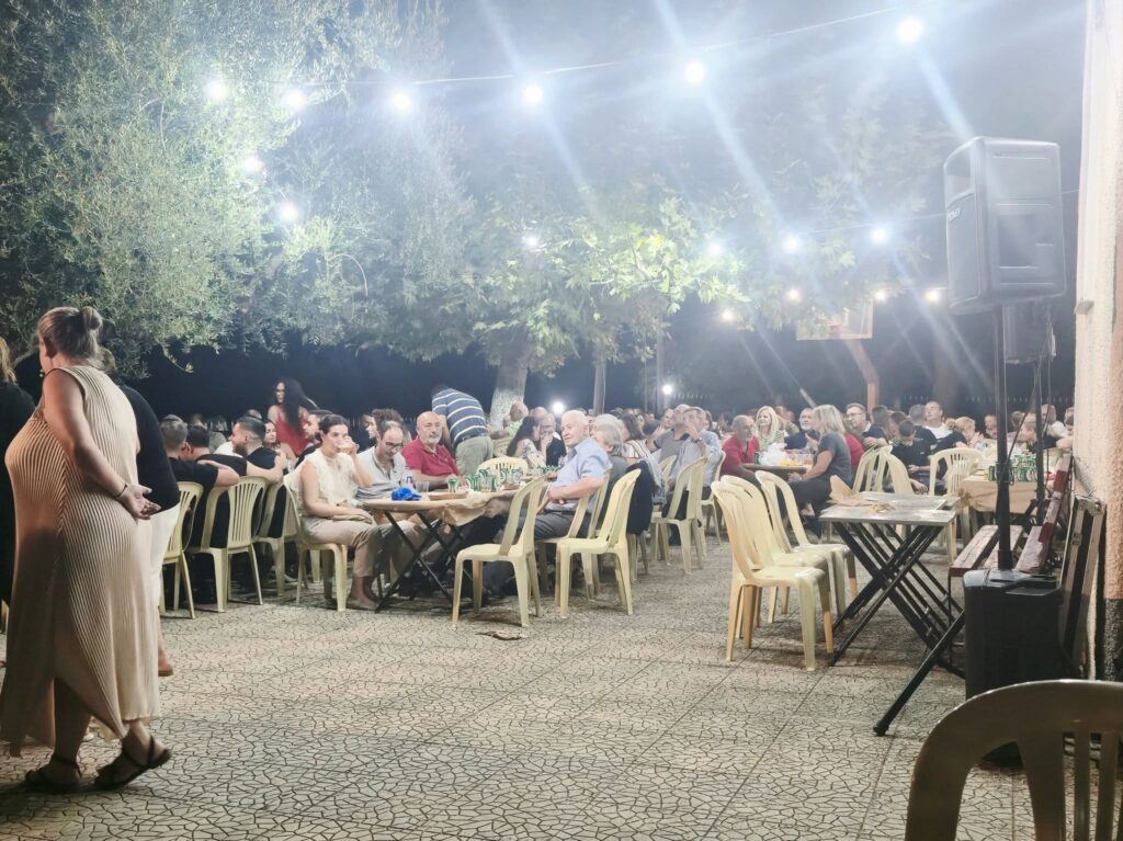 Λαμπρή πολιτιστική βραδιά από τον Σύλλογο στα Θωμαΐικα Δυτικής Αχαΐας ΦΩΤΟ 8 Λαμπρή πολιτιστική βραδιά από τον Σύλλογο στα Θωμαΐικα Δυτικής Αχαΐας ΦΩΤΟ