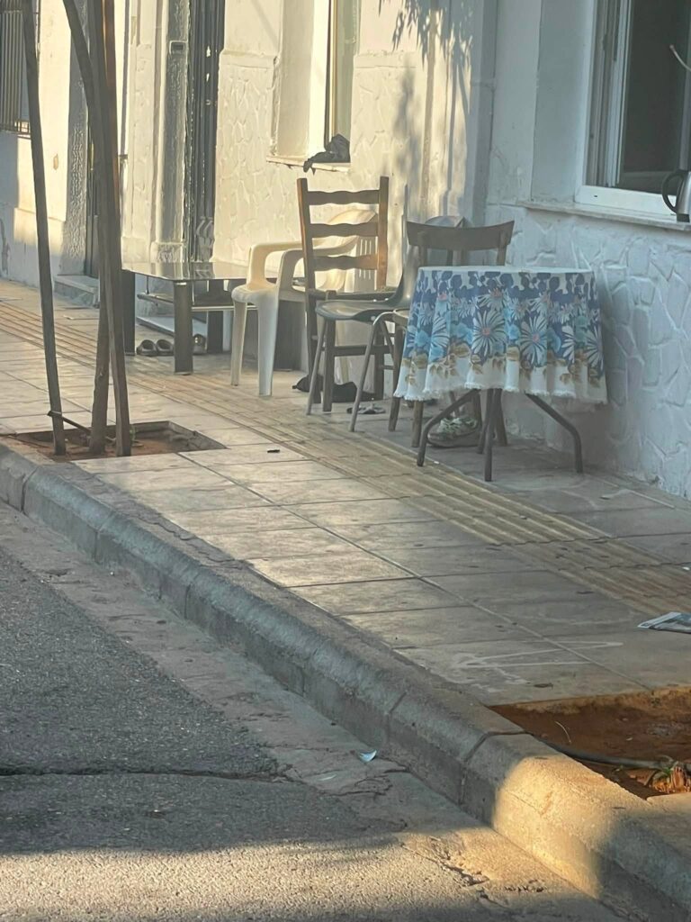 Πάτρα: Διαμαρτυρίες κατοίκων για όχληση Ρομά σε γειτονιές της πόλης ΦΩΤΟ 5 Πάτρα: Διαμαρτυρίες κατοίκων για όχληση Ρομά σε γειτονιές της πόλης ΦΩΤΟ