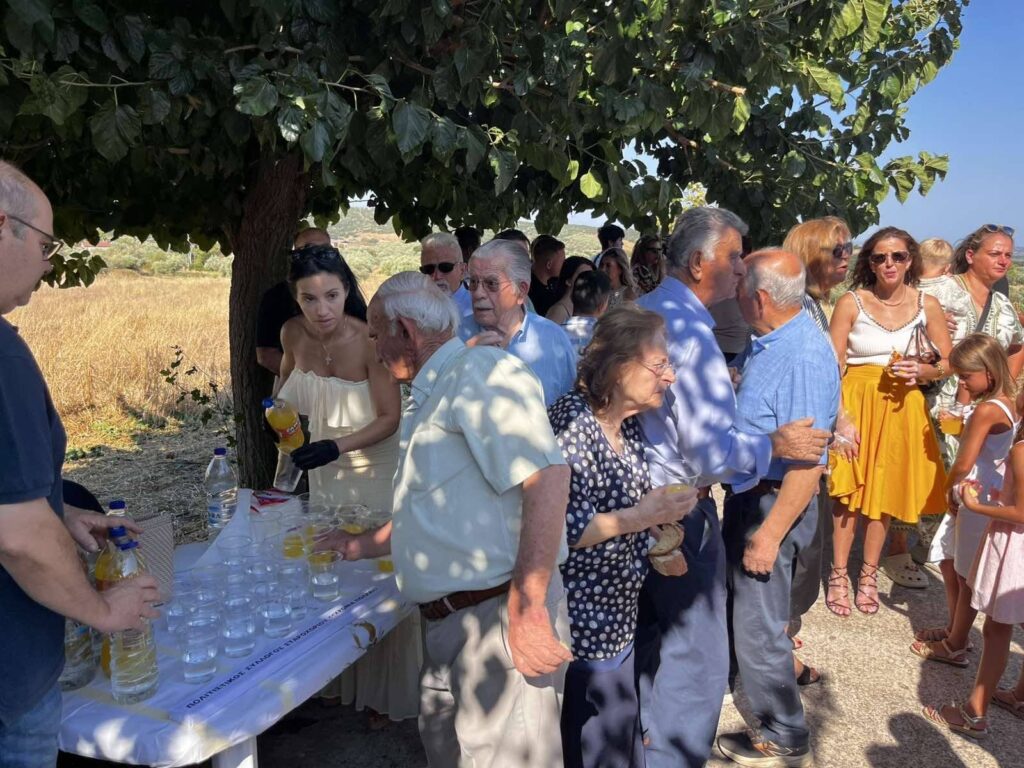 Στο Σταροχώρι γιορτάστηκε η Κοίμηση της Υπεραγίας Θεοτόκου ΦΩΤΟ