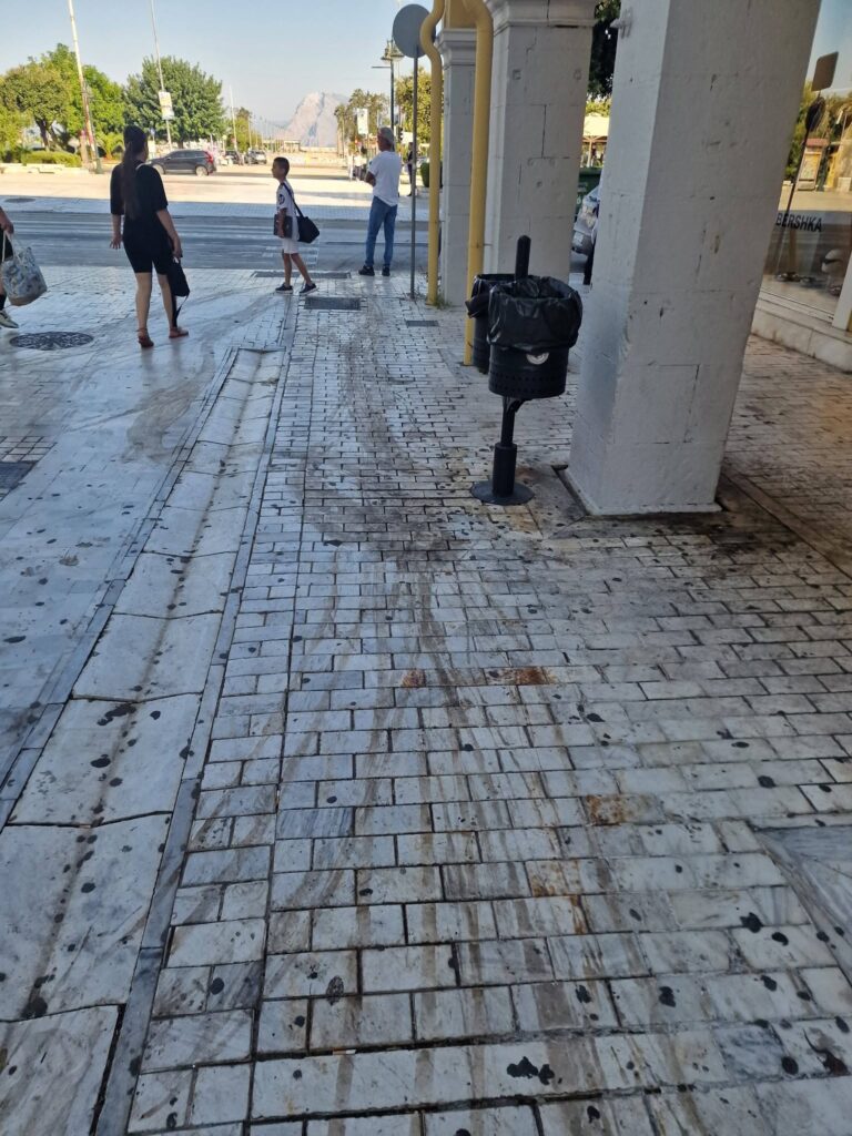 Πάτρα: Εικόνες υποβάθμισης στην τουριστική πόλη «της λίγδας» ΦΩΤΟ