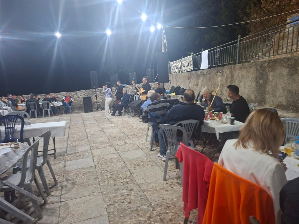 Ο Σύλλογος Δρυμοτών Καλαβρύτων έκανε εκδήλωση στο χωριό ΦΩΤΟ