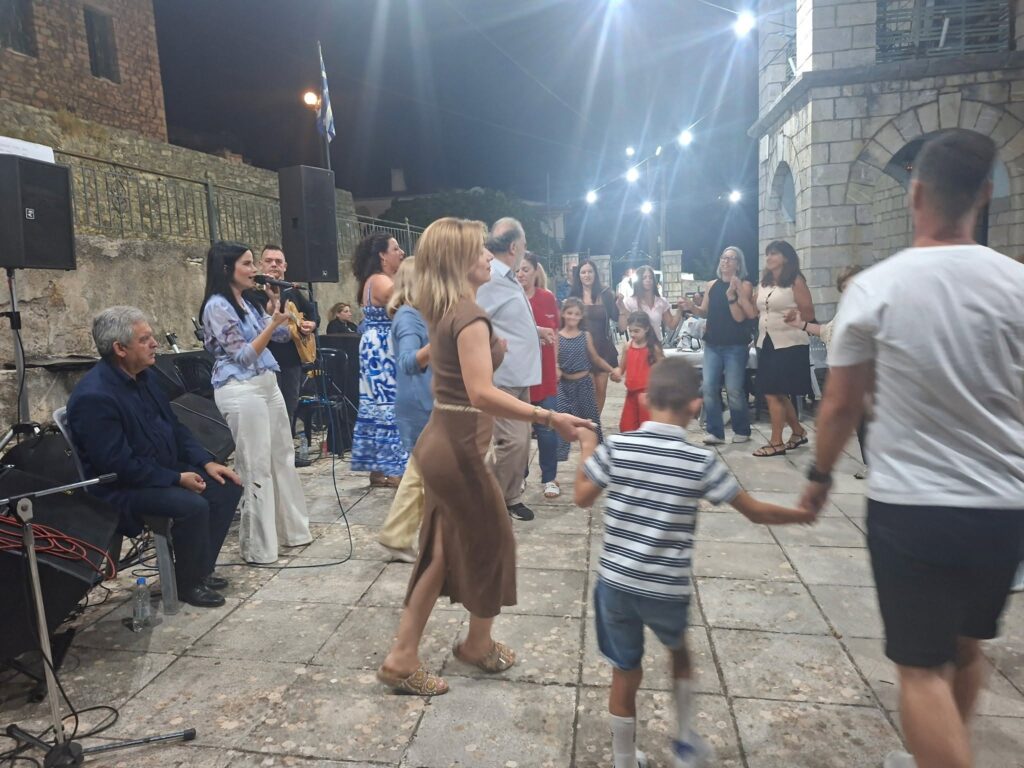 Ο Σύλλογος Δρυμοτών Καλαβρύτων έκανε εκδήλωση στο χωριό ΦΩΤΟ