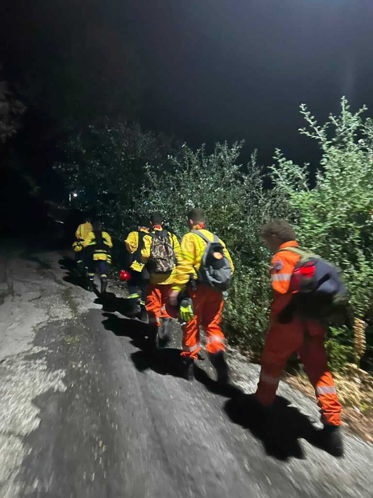 Σπαρτιά: Κατάσβεση πυρκαγιάς από Εθελοντές και Πυροσβέστες ΒΙΝΤΕΟ-ΦΩΤΟ 4 Σπαρτιά: Κατάσβεση πυρκαγιάς από Εθελοντές και Πυροσβέστες ΒΙΝΤΕΟ-ΦΩΤΟ