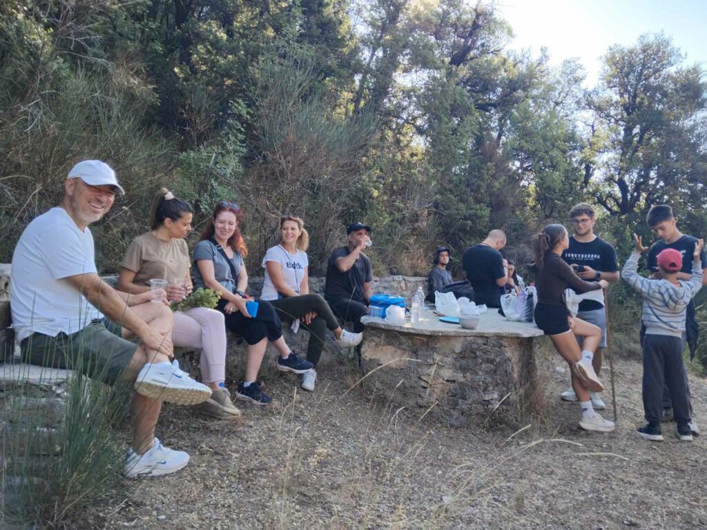 Πεζοπορία στο Μονοπάτι «Άη Θανάσης» στο Λειβάρτζι Καλαβρύτων ΦΩΤΟ 6 Πεζοπορία στο Μονοπάτι «Άη Θανάσης» στο Λειβάρτζι Καλαβρύτων ΦΩΤΟ