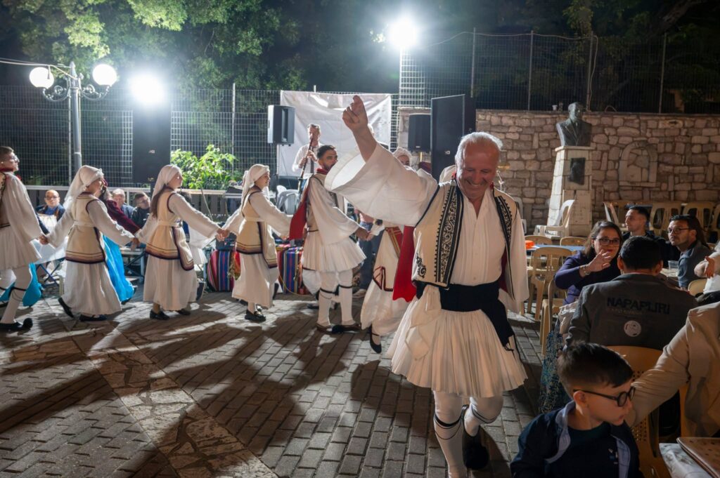 Παραδοσιακή βραδιά με τραγούδι, χορό και μνήμες στη Λυκούρια ΦΩΤΟ