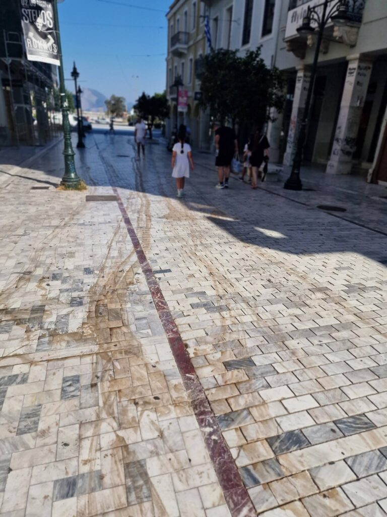 Πάτρα: Εικόνες υποβάθμισης στην τουριστική πόλη «της λίγδας» ΦΩΤΟ
