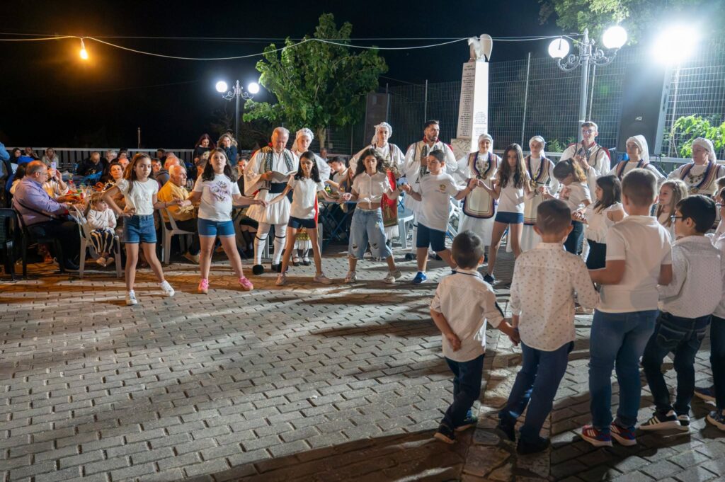 Παραδοσιακή βραδιά με τραγούδι, χορό και μνήμες στη Λυκούρια ΦΩΤΟ