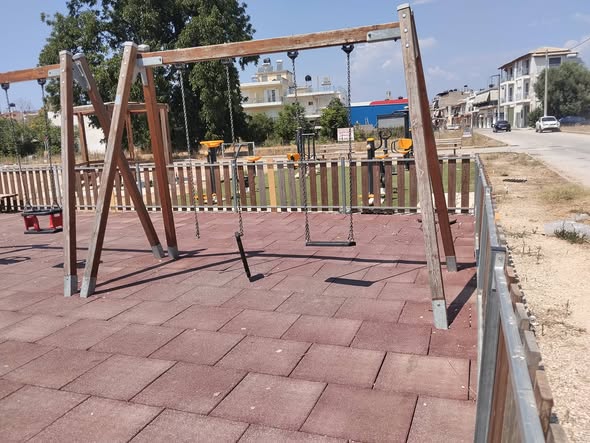 Δυτική Αχαΐα: Επικινδυνότητα σε κάποιες Παιδικές χαρές που ελλοχεύουν τραυματισμούς ΦΩΤΟ 10 Δυτική Αχαΐα: Επικινδυνότητα σε κάποιες Παιδικές χαρές που ελλοχεύουν τραυματισμούς ΦΩΤΟ