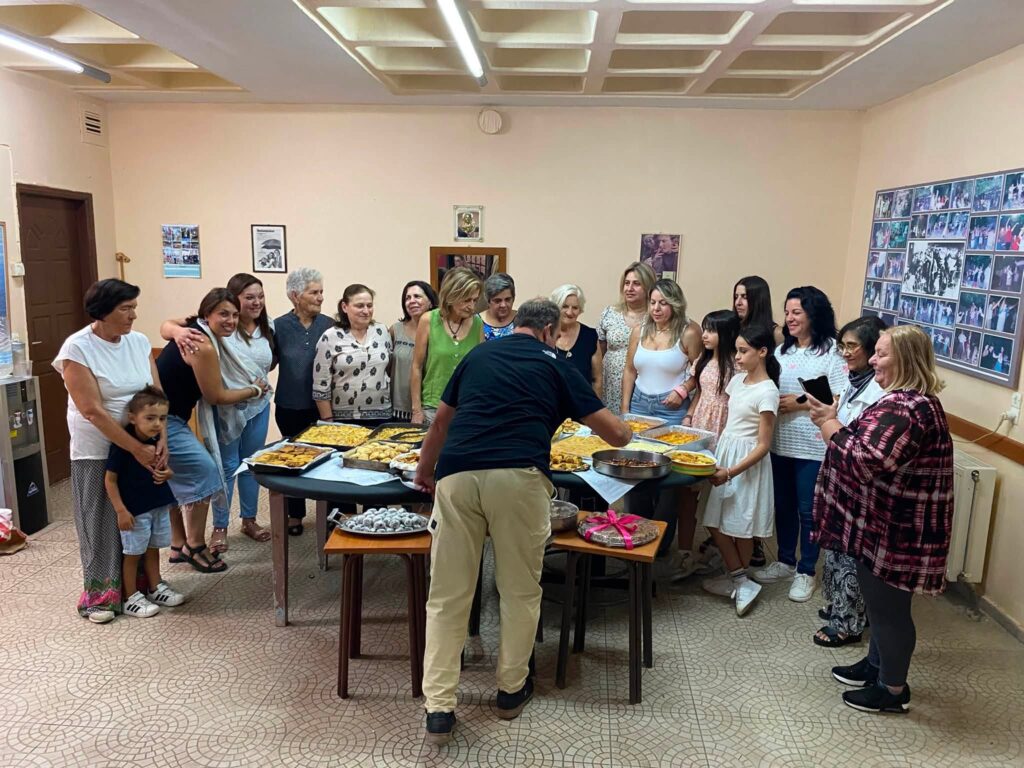 Πλούσιοι μεζέδες στη βραδιά Karaoke του Συλλόγου της Γουμένισσας ΦΩΤΟ