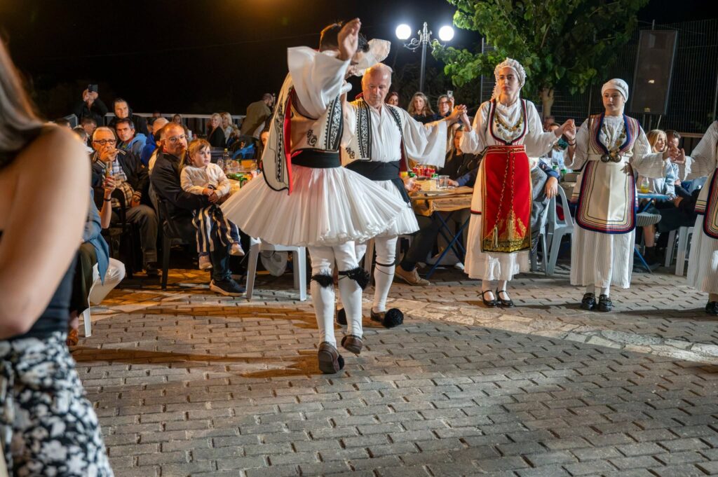 Παραδοσιακή βραδιά με τραγούδι, χορό και μνήμες στη Λυκούρια ΦΩΤΟ