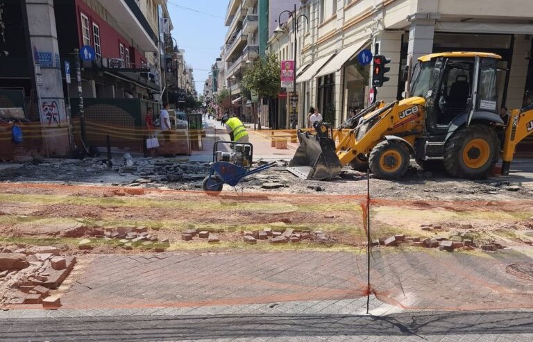 Πάτρα: «Αλαλούμ» στο Ιστορικό Κέντρο – Αντιδράσεις για Ερμού, Καραϊσκάκη και νέα κλεισίματα δρόμων - Δήμος και Αντιπολίτευση στο Patrapress