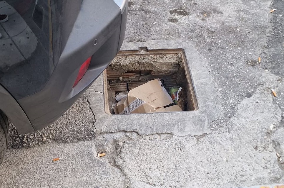 Πάτρα: Τώρα κλέβουν και καπάκια φρεατίων της ΔΕΥΑΠ προκαλώντας παγίδες στους δρόμους ΦΩΤΟ