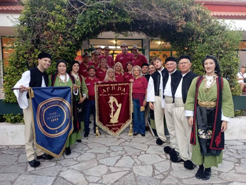 Ο Πολιτιστικός Σύλλογος Χαλανδρίτσας χόρεψε στην Κλειτορία ΦΩΤΟ 4 Ο Πολιτιστικός Σύλλογος Χαλανδρίτσας χόρεψε στην Κλειτορία ΦΩΤΟ