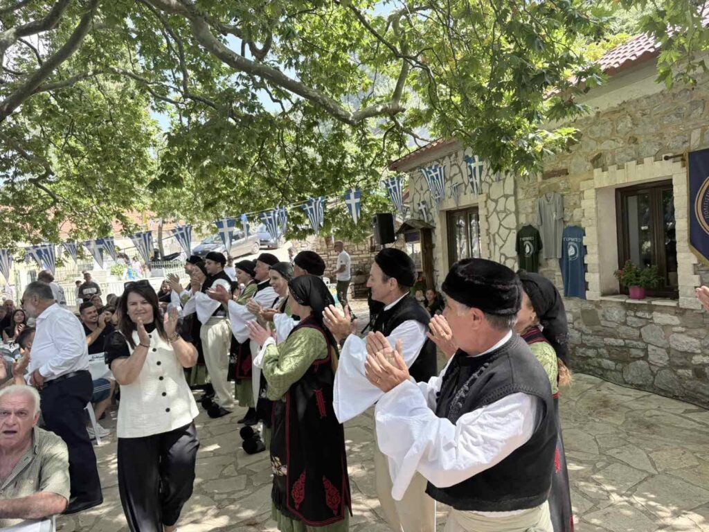 Το χορευτικό της Χαλανδρίτσας στο «Γκέρμπεσι» ΒΙΝΤΕΟ-ΦΩΤΟ