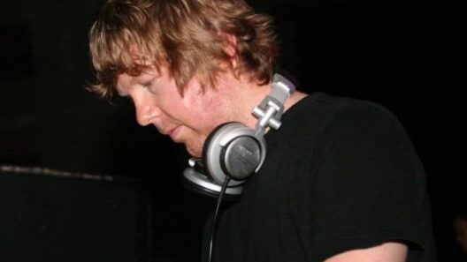 Παγκόσμιοι ρυθμοί με τον John Digweed στην Παραλία Άκολης ΒΙΝΤΕΟ