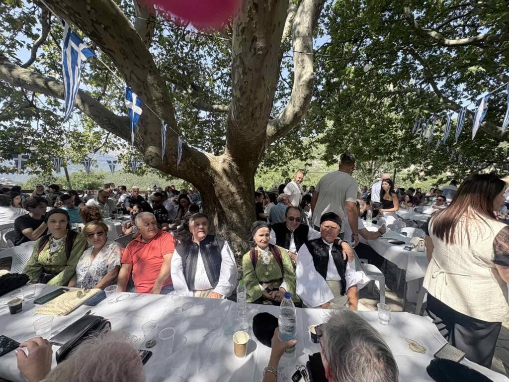 Το χορευτικό της Χαλανδρίτσας στο «Γκέρμπεσι» ΒΙΝΤΕΟ-ΦΩΤΟ