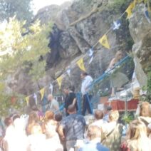 Θρησκευτική κατάνυξη στο Σπήλαιο της Παναγίας Κάτω Δροσιάς ΦΩΤΟ 2 Θρησκευτική κατάνυξη στο Σπῆλαιο της Παναγίας Κάτω Δροσιάς