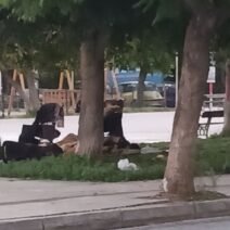 Αγυιά: «Καμπ» Ρομά δίπλα στο γήπεδο της Παναχαϊκής όπου παίζουν παιδιά ΦΩΤΟ