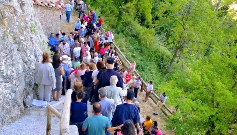 Γιορτή της Παναγίας στα Καταφύγια Χαλκιάνα, Ακράτας