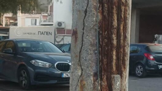 Ψαθόπυργος: Κίνδυνος-θάνατος από διαβρωμένη ετοιμόρροπη κολόνα ΦΩΤΟ