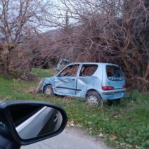 Αιγιάλεια: Εγκαταλελειμμένα οχήματα σε δρόμους, χωράφια και χωριά ΦΩΤΟ