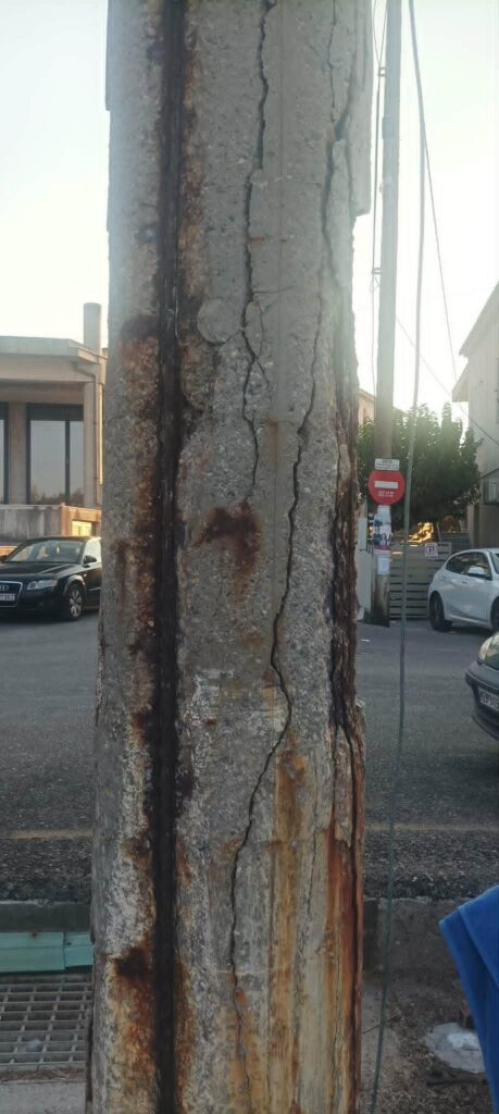 Ψαθόπυργος: Κίνδυνος-θάνατος από διαβρωμένη ετοιμόρροπη κολόνα ΦΩΤΟ