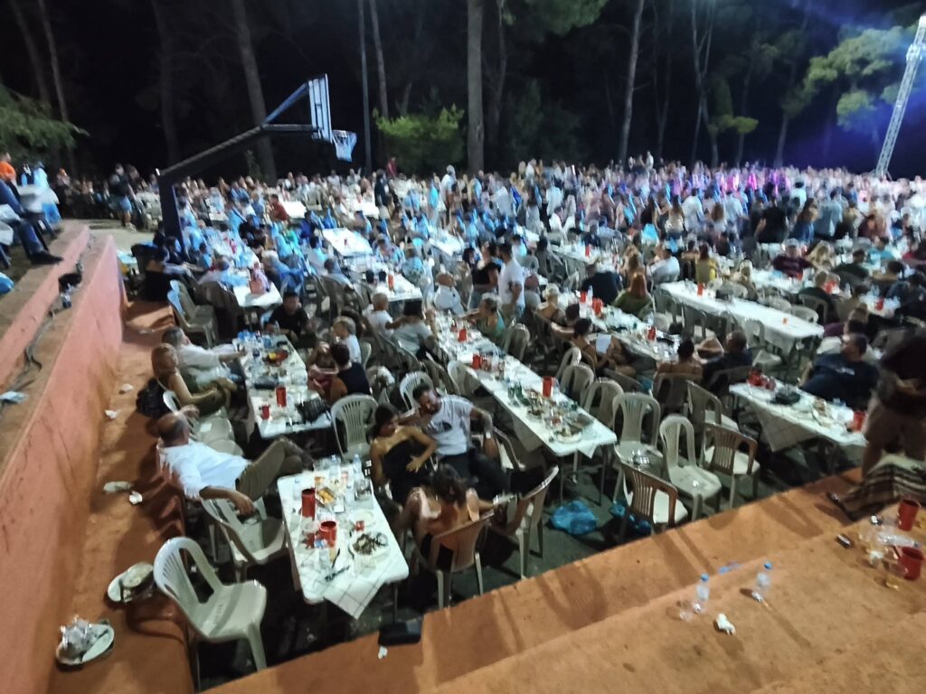 Μεγάλο γλέντι στη Γιορτή Κρασιού στα Χρυσάμπελα ΒΙΝΤΕΟ-ΦΩΤΟ 13 Μεγάλο γλέντι στη Γιορτή Κρασιού στα Χρυσάμπελα ΒΙΝΤΕΟ-ΦΩΤΟ