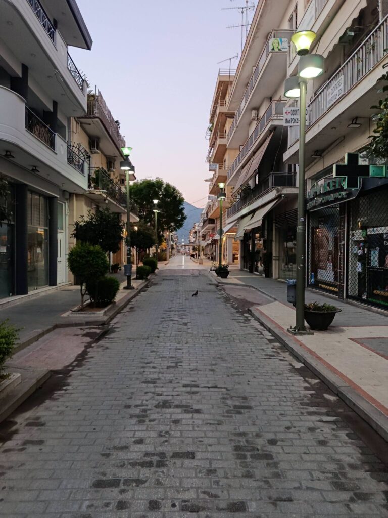Αίγιο: Απολύμανση κοινόχρηστων χώρων με ειδικά συνεργεία του Δήμου ΒΙΝΤΕΟ-ΦΩΤΟ