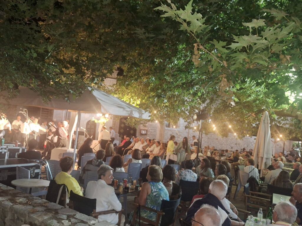 Η Χορωδία «Φίλοι της Βυζαντινής μουσικής - Φίλιππος Οικονόμου» στην Κέρτεζη ΦΩΤΟ