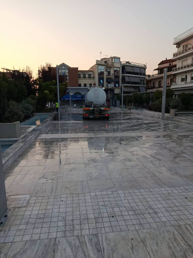 Αίγιο: Απολύμανση κοινόχρηστων χώρων με ειδικά συνεργεία του Δήμου ΒΙΝΤΕΟ-ΦΩΤΟ