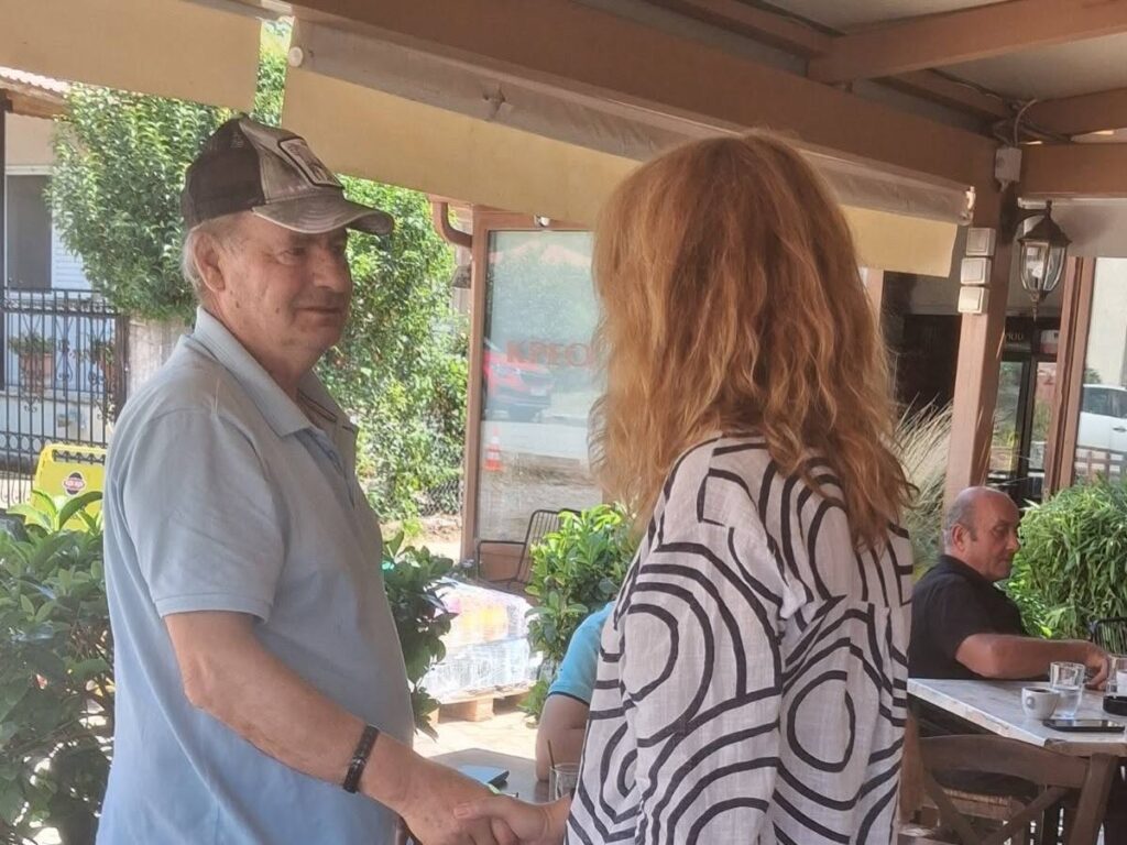Η Γιώτα Παυλοπούλου με πολίτες τις ημέρες της Παναγίας ΦΩΤΟ
